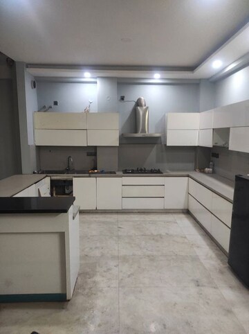 Kitchen in 3 BHK Builder Floor at Sector 46 – for Rent