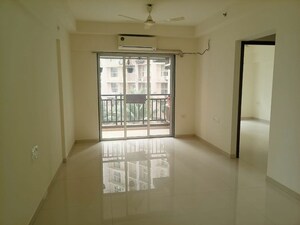 Room in 2 BHK Apartment at Godrej Prime, Chembur – for Rent