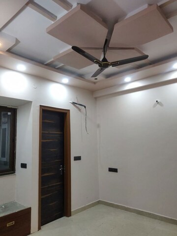 Furnished Amenities in 2.5 BHK Builder Floor at RWA Apartments Sector 26, Sector 26 – for Rent