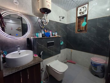 Master Bedroom in 3 BHK Builder Floor at Sector 15 ii – for Rent