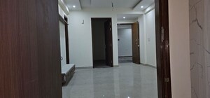 Room in 3 BHK Builder Floor at Sector 14 – for Rent