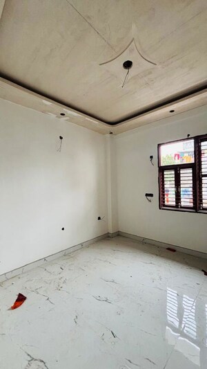 Room in 3 BHK Independent House at Rajendra Park – for Sale