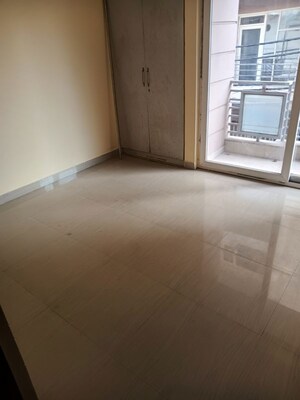 Room in 1 BHK Apartment at Sultanpur – for Rent