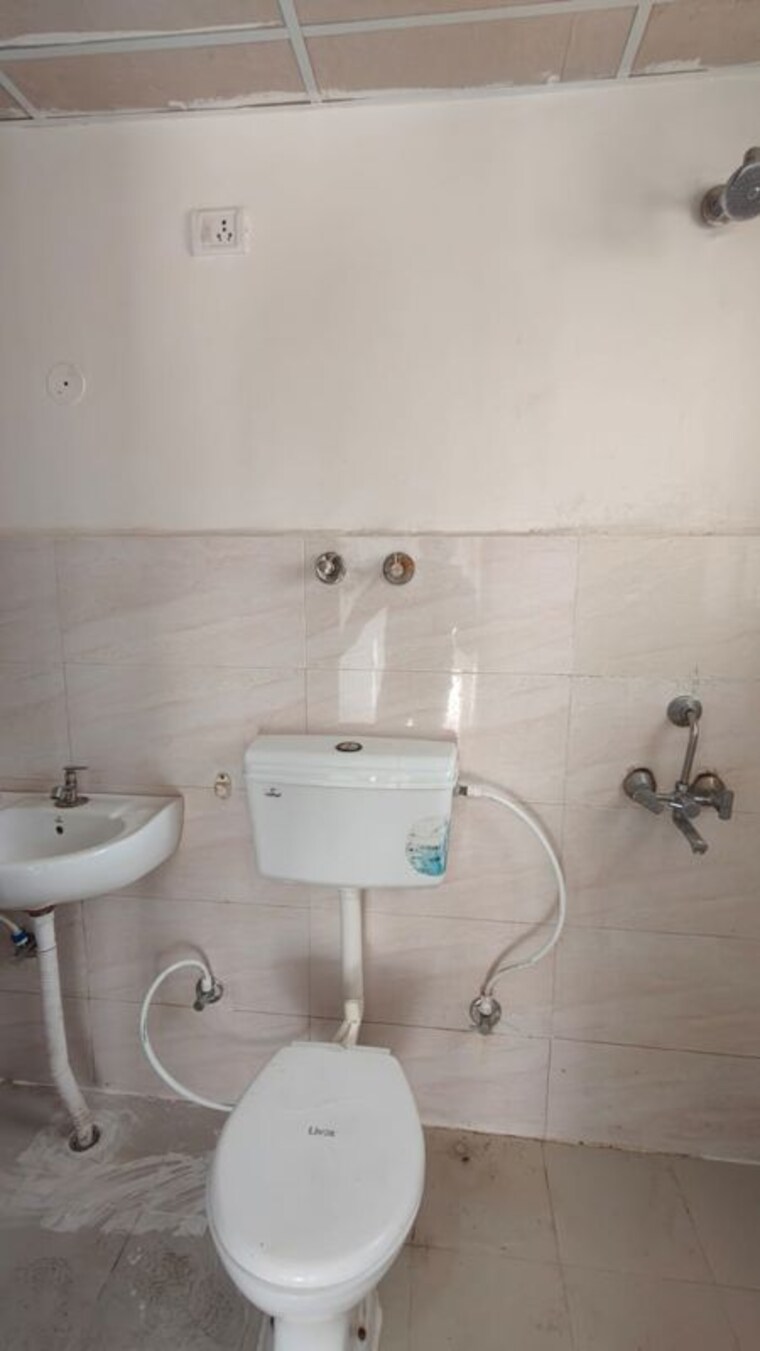 Bathroom, pivotal-paradise 2.5 Bedroom 1250 Sq.Ft. Apartment In Sector 62 Gurgaon 10014365