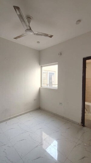 Room in 2.5 BHK Apartment at Pivotal Paradise, Sector 62 – for Sale