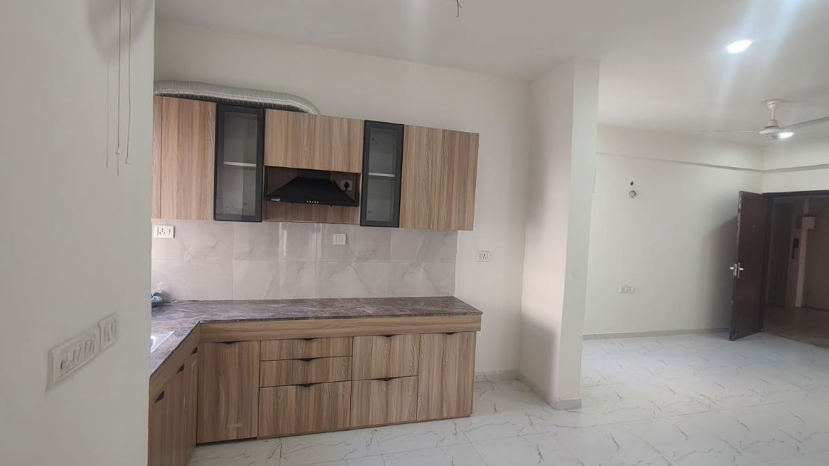 2.5 BHK + Extra Room Apartment For Sale in Pivotal Paradise