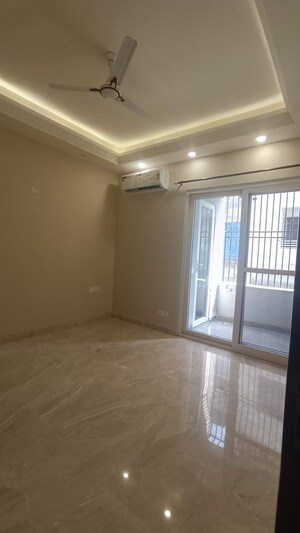 Room in 3 BHK Builder Floor at Chittaranjan Park – for Rent