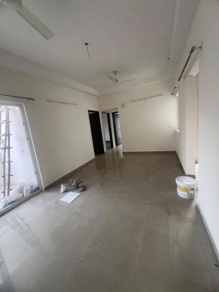 Room, aims-golf-city 2 Bedroom 950 Sq.Ft. Apartment In Sector 75 Noida 10014383