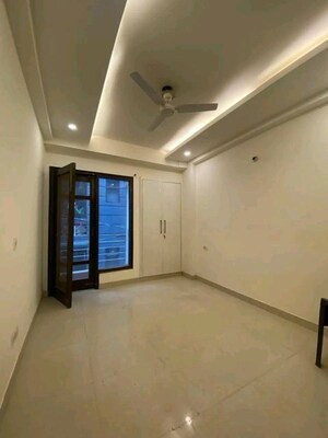 Room in 2 BHK Builder Floor at Chattarpur – for Rent