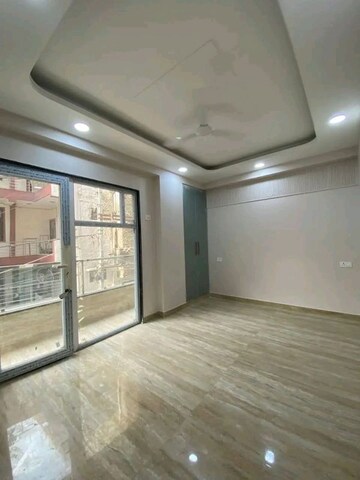 Room in 3 BHK Builder Floor at Palm Residency Chhatarpur, Chattarpur – for Rent