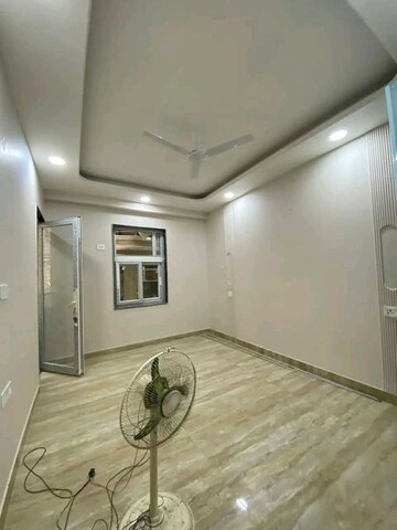 Bathroom in 3 BHK Builder Floor at Palm Residency Chhatarpur, Chattarpur – for Rent