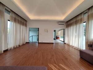 Room in 5 BHK Villa at Prestige Golfshire, Nandi Hills – for Rent