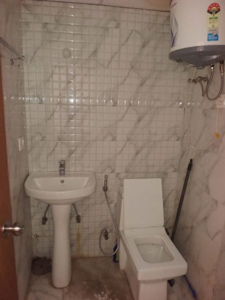 Bathroom, earthcon-beetle-suites Studio 393 Sq.Ft. Apartment In Chi V Greater Noida Greater Noida 10014430