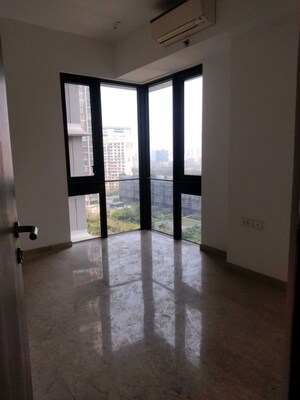 Room in 2 BHK Apartment at Lodha The Park, Worli – for Rent