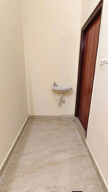 Room in 1 BHK Builder Floor at Begumpet – for Rent