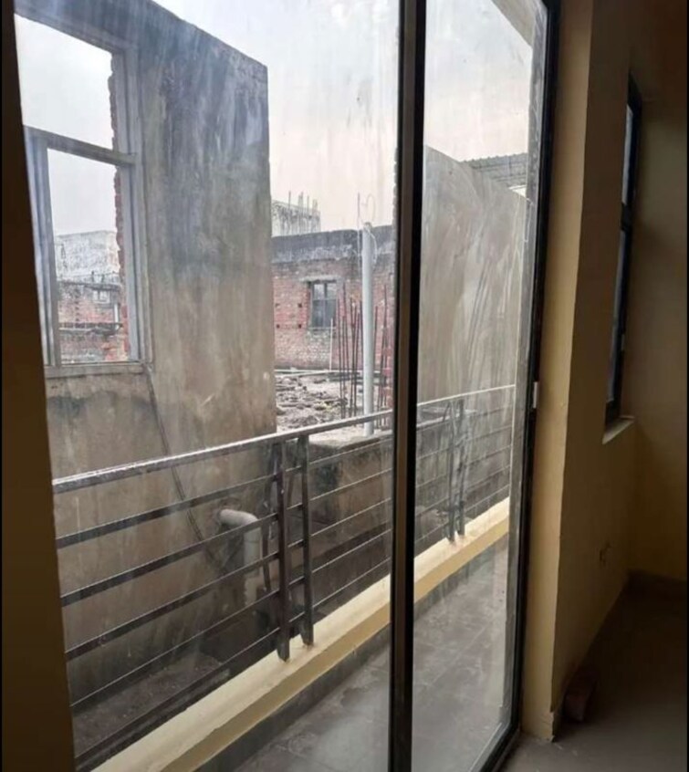 Balcony, hazratganj 3 Bedroom 1400 Sq.Ft. Apartment In Hazratganj Lucknow 10014491