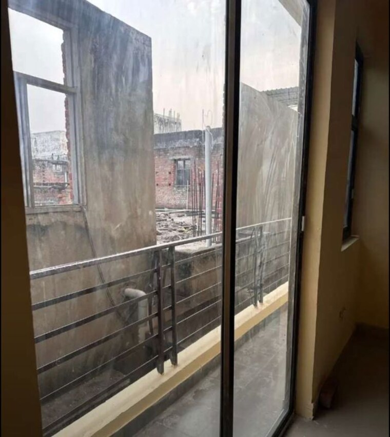 Balcony, hazratganj 3 Bedroom 1400 Sq.Ft. Apartment In Hazratganj Lucknow 10014491