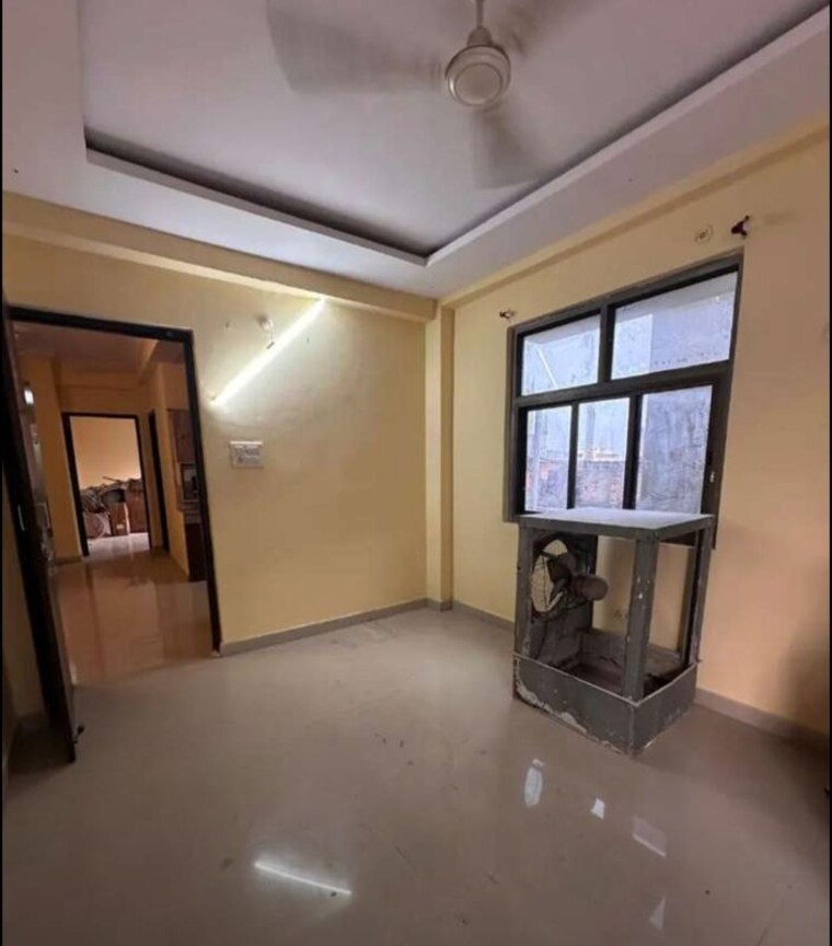 Room, hazratganj 3 Bedroom 1400 Sq.Ft. Apartment In Hazratganj Lucknow 10014491