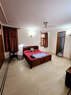 4 BHK + Servant Room Apartment For Rent in Saket