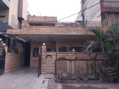 6+ BHK + Pooja Room,Servant Room,Study Room,Extra Room Villa For Sale in Sector 41