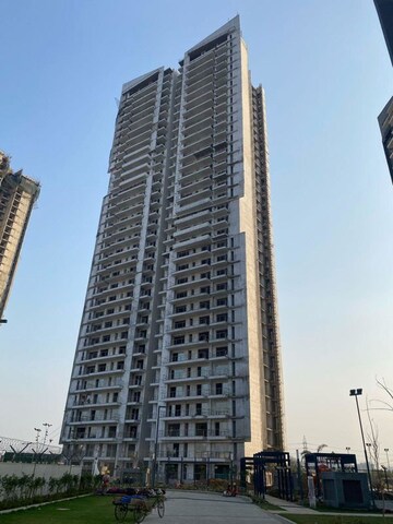 3.5 BHK Apartment For Sale in Godrej Meridien, Sector 106