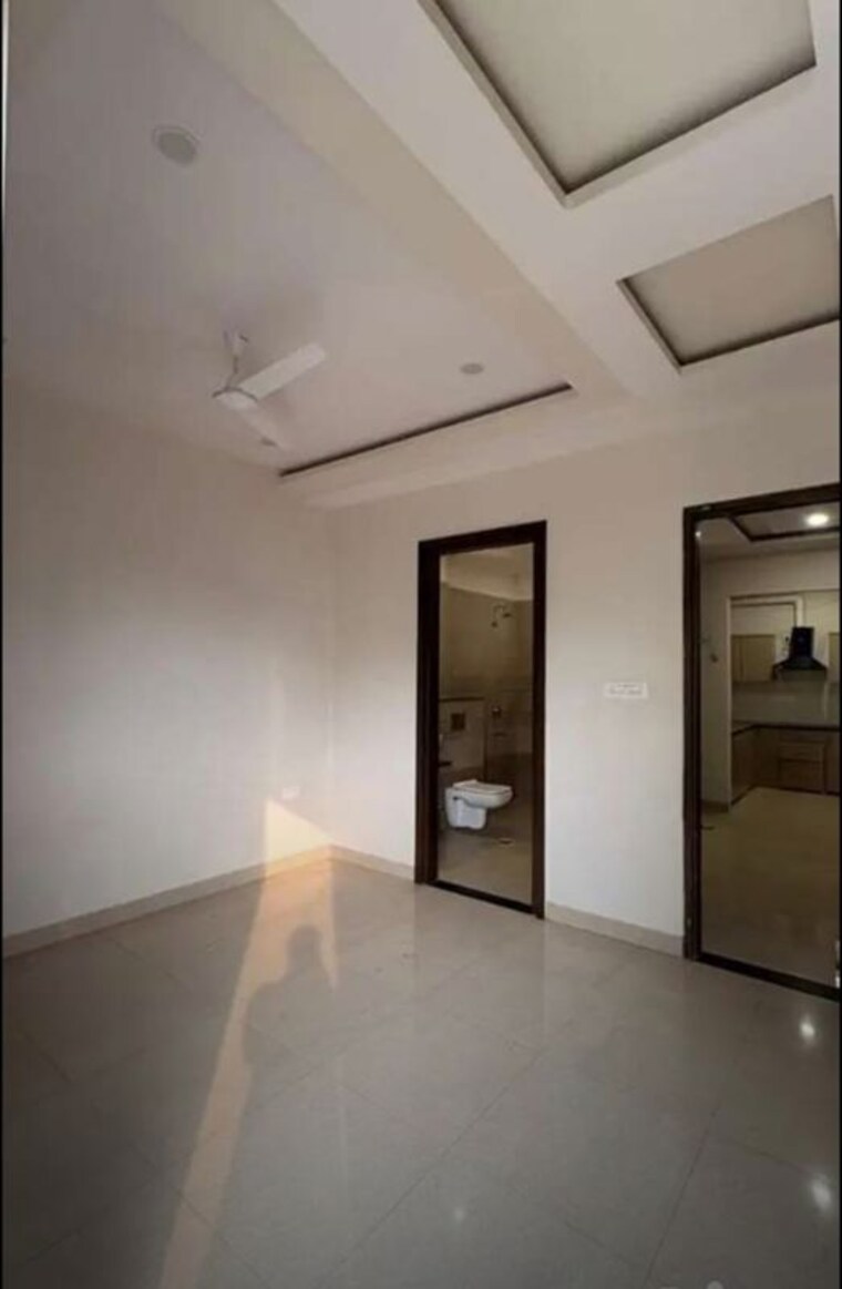 Room, hazratganj 3 Bedroom 1502 Sq.Ft. Apartment In Hazratganj Lucknow 10014629