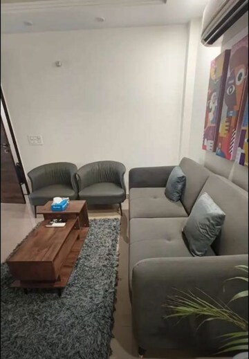 Team Area in 3 BHK Apartment at Hazratganj – for Rent