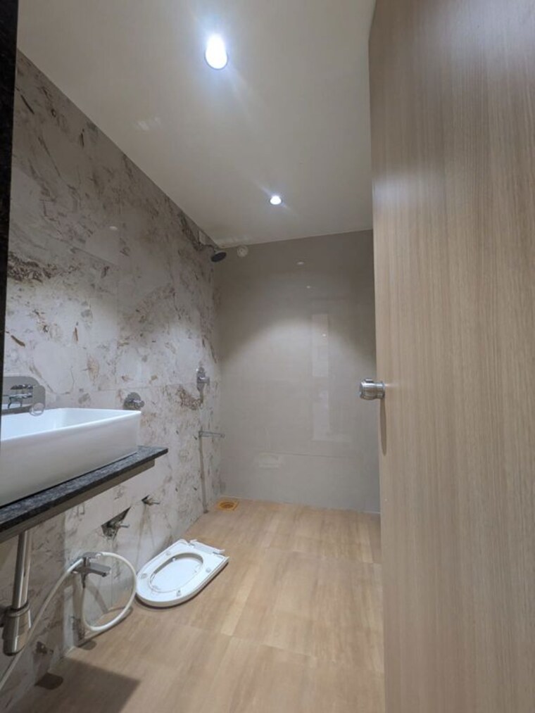 Bathroom, sukhwani-verde 3 Bedroom 956 Sq.Ft. Apartment In Handewadi Pune 10014606