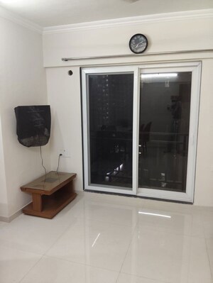 Furnished Amenities in 1 BHK Apartment at Raunak Bliss, Ghodbunder Road – for Rent