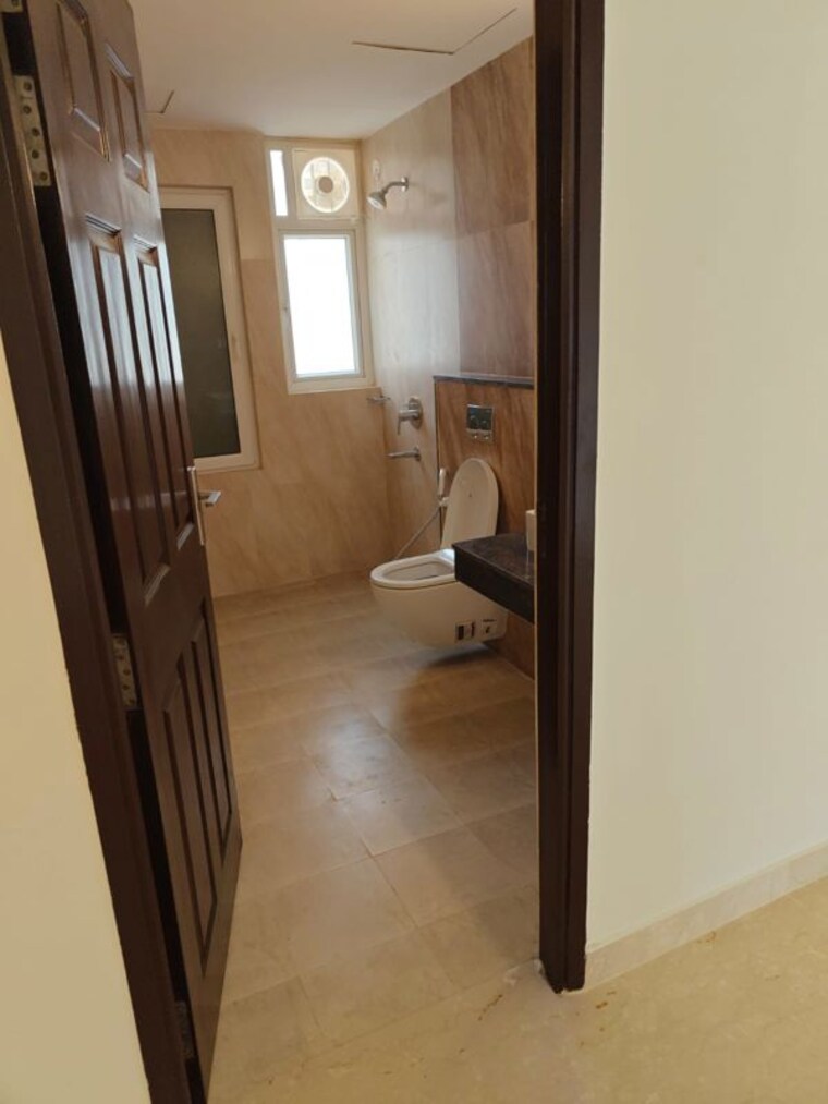 Room, sector 46 6+ Bedroom 200 Sq.Mt. Villa In Sector 46 Noida 10014672