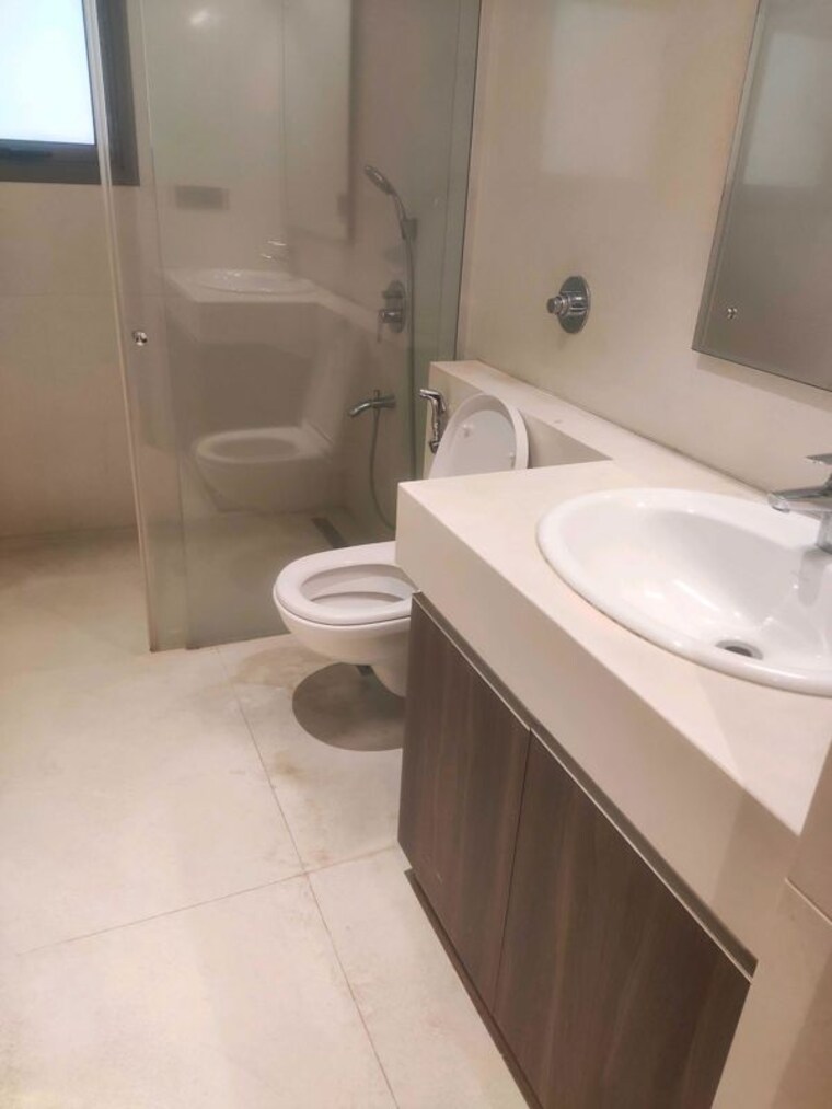 Bathroom, sobha-international-city-phase-1 5 Bedroom 270 Sq.Yd. Villa In Sector 109 Gurgaon 10014734