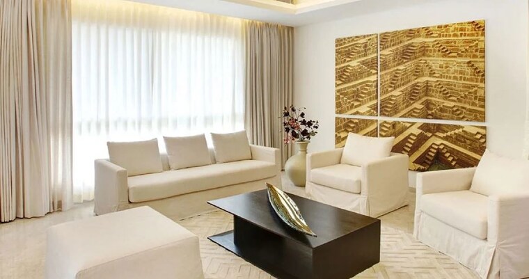 Living Room, sobha-international-city-phase-1 5 Bedroom 270 Sq.Yd. Villa In Sector 109 Gurgaon 10014734