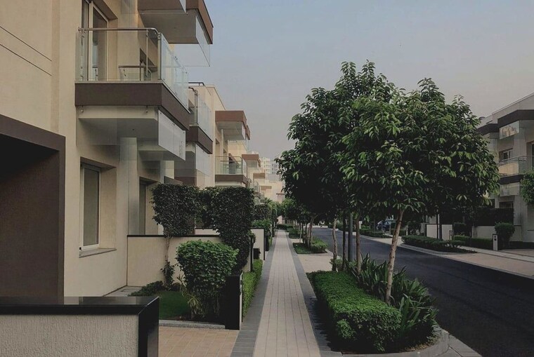 Balcony, sobha-international-city-phase-1 5 Bedroom 270 Sq.Yd. Villa In Sector 109 Gurgaon 10014734
