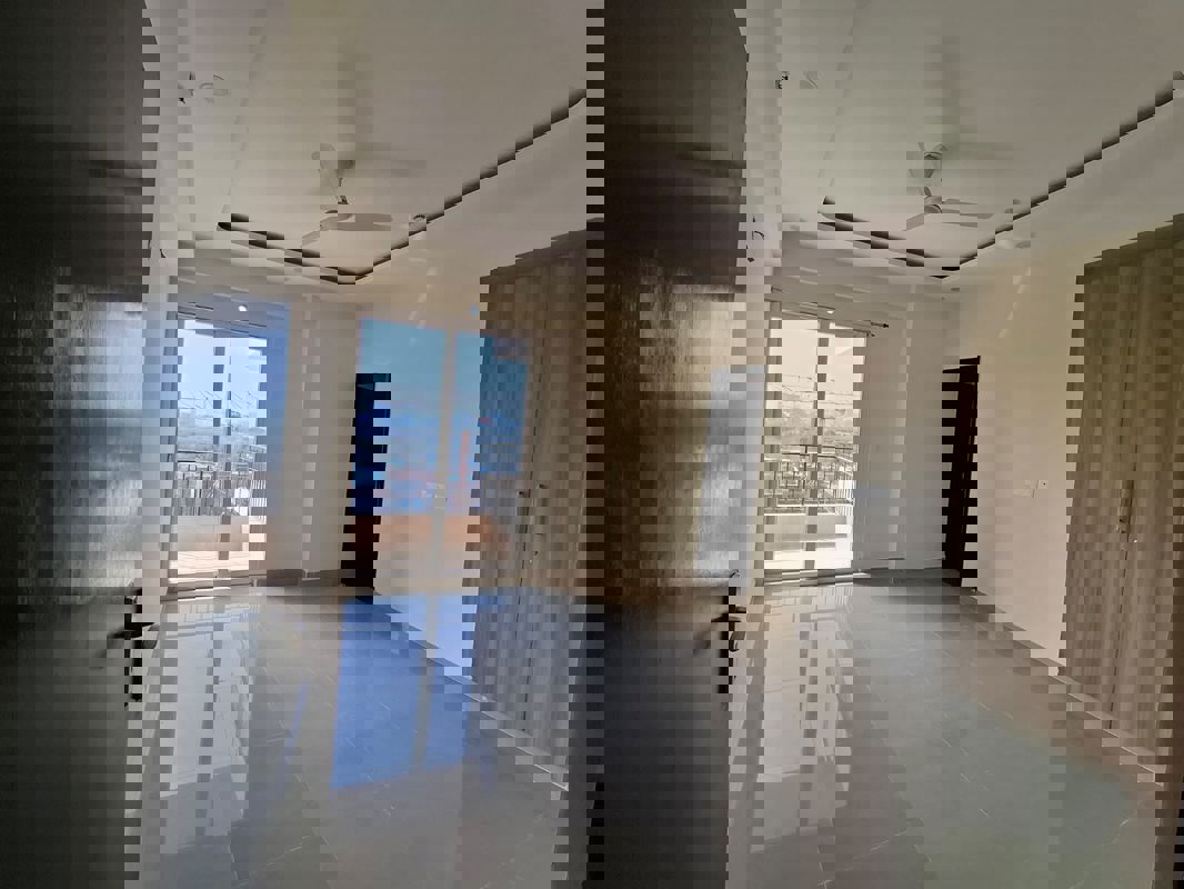 4 BHK + Servant Room 3235 Sq.Ft. Apartment in Amrapali Heartbeat City