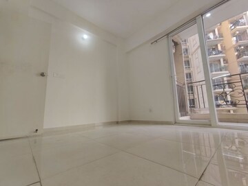 Room in 3 BHK Apartment at BPTP Terra, Sector 37d – for Sale