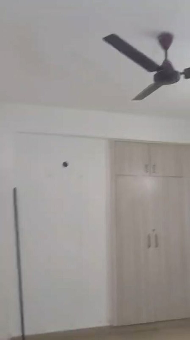 Room, supertech-cape-town 3 Bedroom 1295 Sq.Ft. Apartment In Sector 74 Noida 10014809