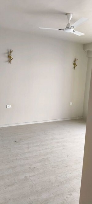 Room in 3.5 BHK Apartment at M3M Sky City, Sector 65 – for Sale