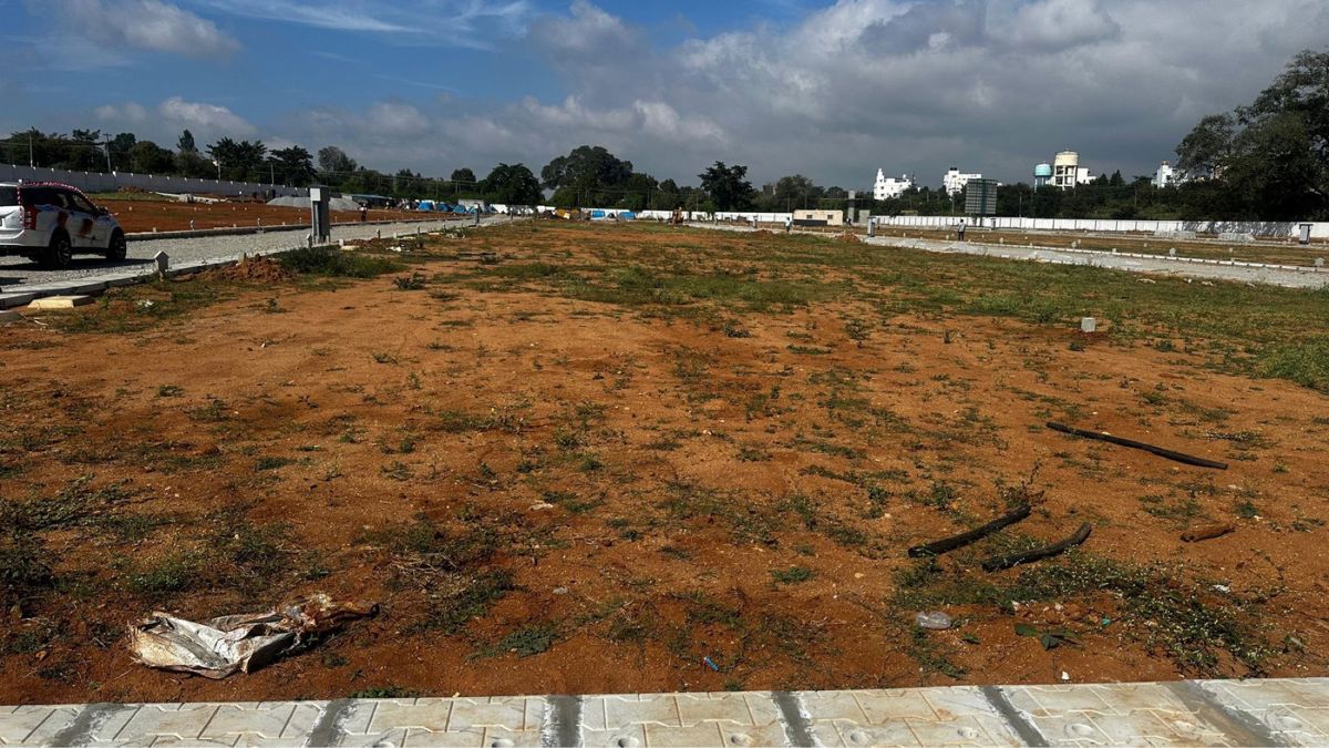 Plot For Sale in Arvind Lakeview