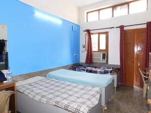Bedroom in  Pg at South Extension I – for Rent