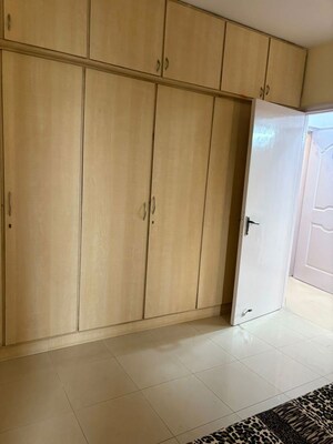 Room in 2 BHK Apartment at Royal Classic Co Op Society, Andheri West – for Rent