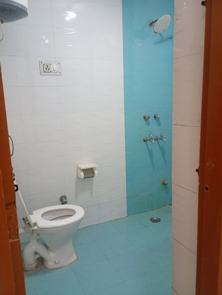 Bathroom, sector 9 dwarka 3 Bedroom 1700 Sq.Ft. Apartment In Sector 9 Dwarka Delhi 10014852