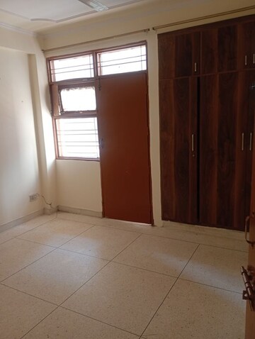Room in 3 BHK Apartment at Sector 9 Dwarka – for Rent