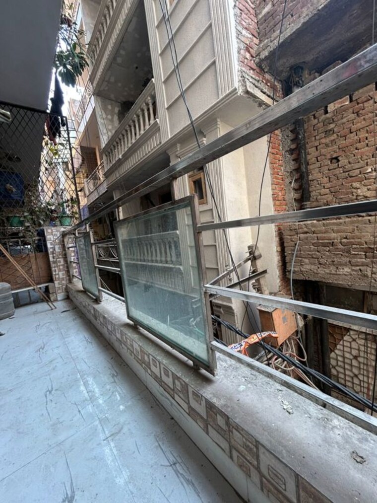 Balcony, govindpuri 3 Bedroom 900 Sq.Ft. Builder Floor In Govindpuri Delhi 10014861