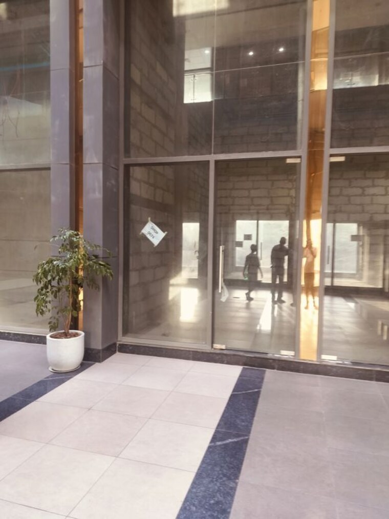 Room, svh-83-metro-street Commercial Office Space 1168 Sq.Ft. In Sector 83 Gurgaon 10014866