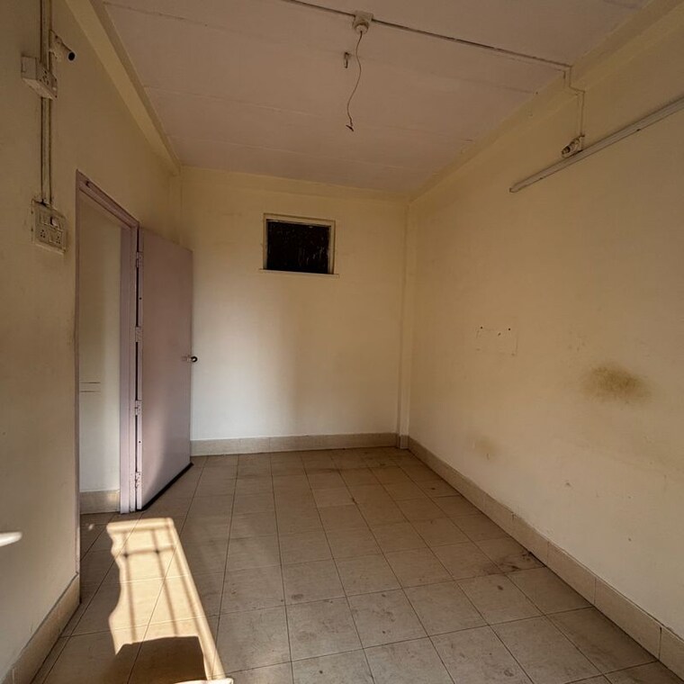 Room, goregaon east 1 Bedroom 385 Sq.Ft. Apartment In Goregaon East Mumbai 10014868