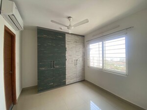 Room in 3 BHK Apartment at Rajapushpa Eterna, Nanakramguda – for Rent