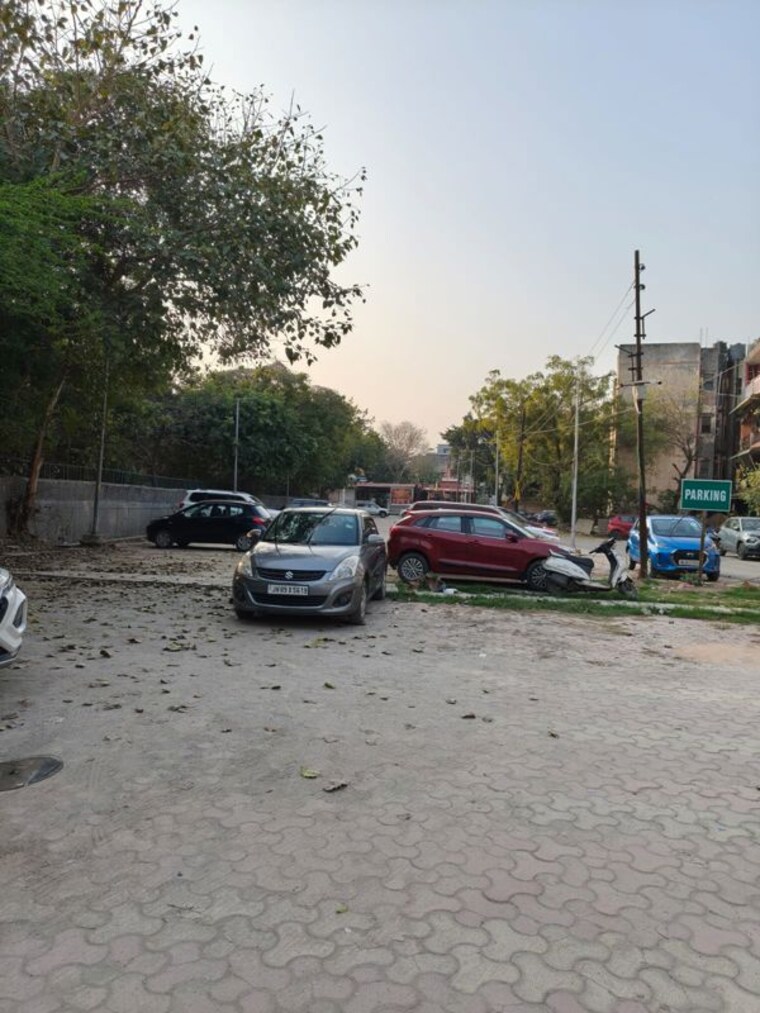  Parking, uday-giri-apartments 2 Bedroom 650 Sq.Ft. Apartment In Sector 34 Noida 10014936