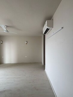3 BHK + Pooja Room Apartment For Rent in M3M Sky City
