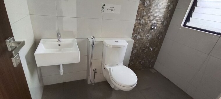 Bathroom, kumar-purab 4 Bedroom 2004 Sq.Ft. Apartment In Hadapsar Pune 10014926