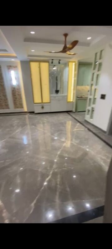 Room in 3 BHK Builder Floor at Shakti Khand – for Sale